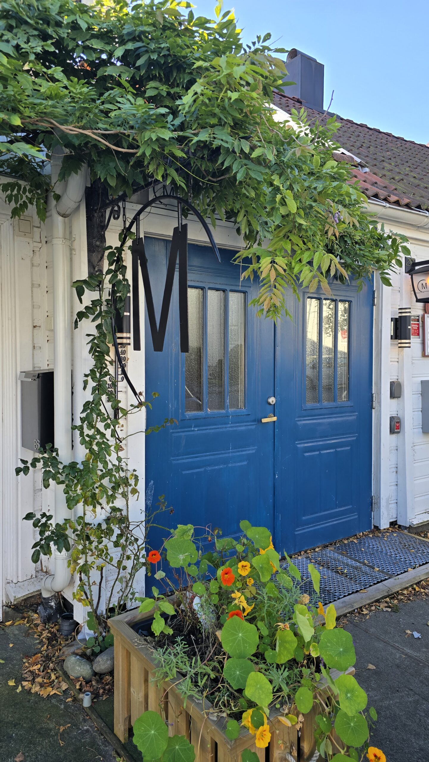 Inngangsdør Møbelverkstedet